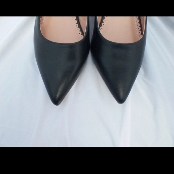 Point toe heels - Picture 3 of 6